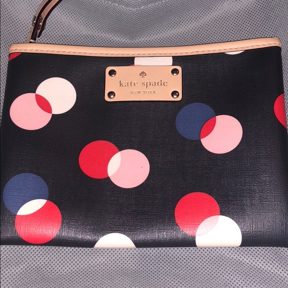 Kate Spade wristlet - Picture 1 of 3